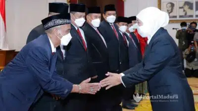 Perangi Hoaks, Gubernur Jatim Lantik Komite Komunikasi Digital