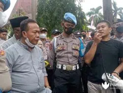 Soroti Jalan Rusak, Mahasiswa Sumenep Demo