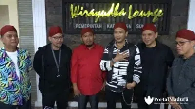 Bupati Sumenep Kenalkan 6 Lagu Pada Kru Padi Reborn hingga Makan Malam