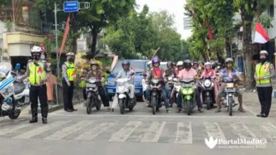 Detik-detik Proklamasi, Polisi Sumenep Hentikan Kendaraan 3 Menit