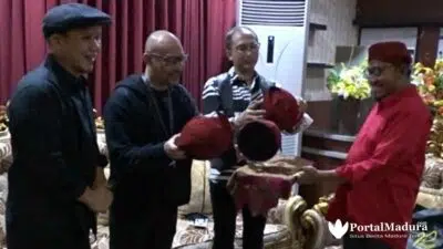 Dorong Ekonomi Bangkit, Bupati Sumenep Promosikan Blangkon Lewat Padi Reborn
