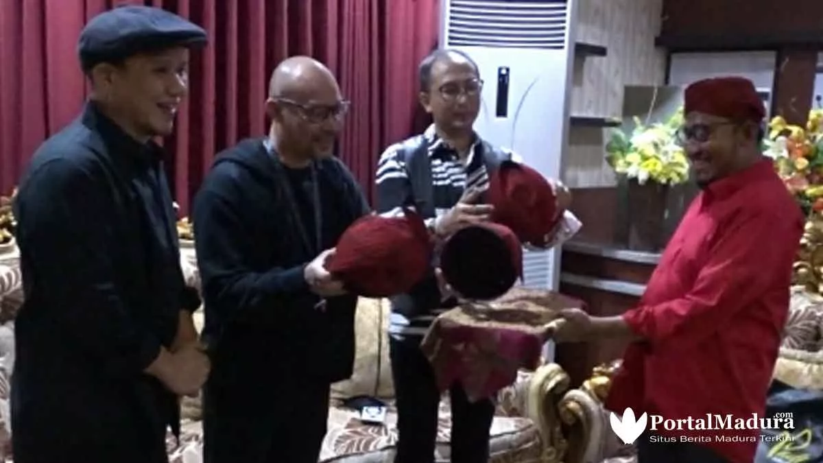 Dorong Ekonomi Bangkit, Bupati Sumenep Promosikan Blangkon Lewat Padi Reborn