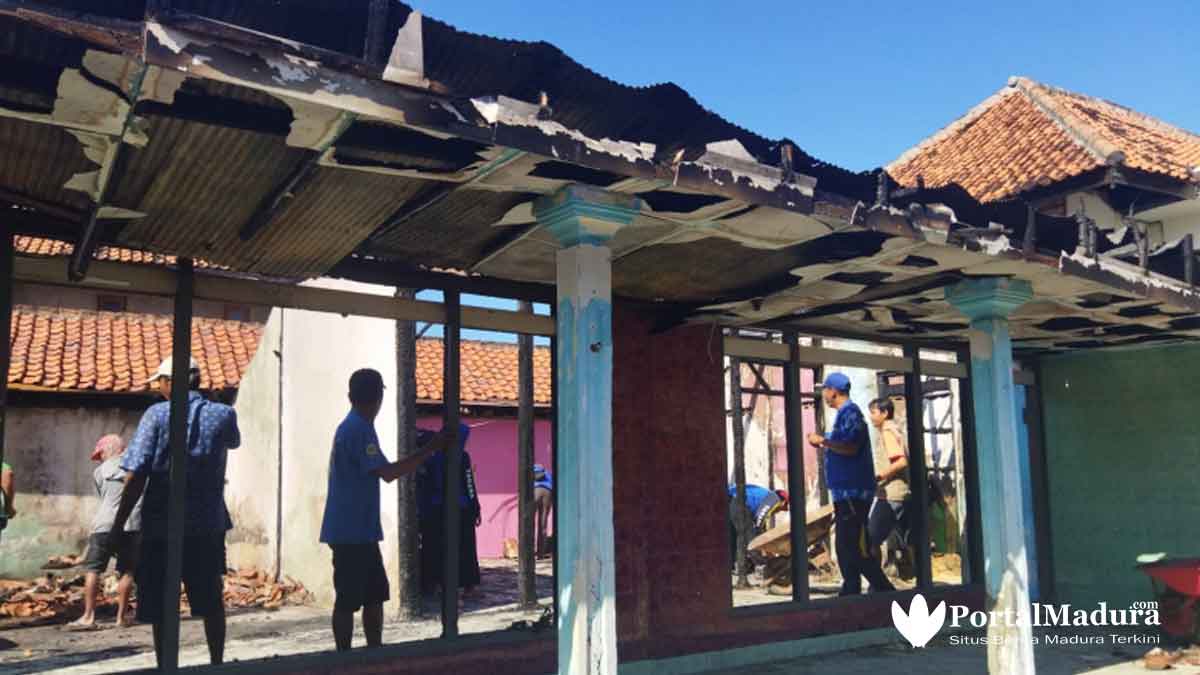 Dupa Jatuh ke Kasur, 2 Rumah Warga Ludes Terbakar