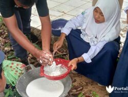 Kelapa Melimpah, Siswa SMPN 2 Pasongsongan Olah Jadi Minyak Goreng