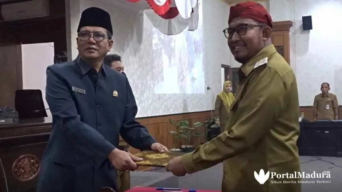 Ketua DPRD Sumenep Serahkan Nota Kesepakatan KUA dan PPAS pada Bupati