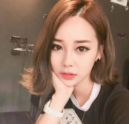 Inspirasi Model Rambut Pendek Wanita Sebahu Kekinian - Portalmadura.com Model Rambut Pendek Wanita Sebahu 2022