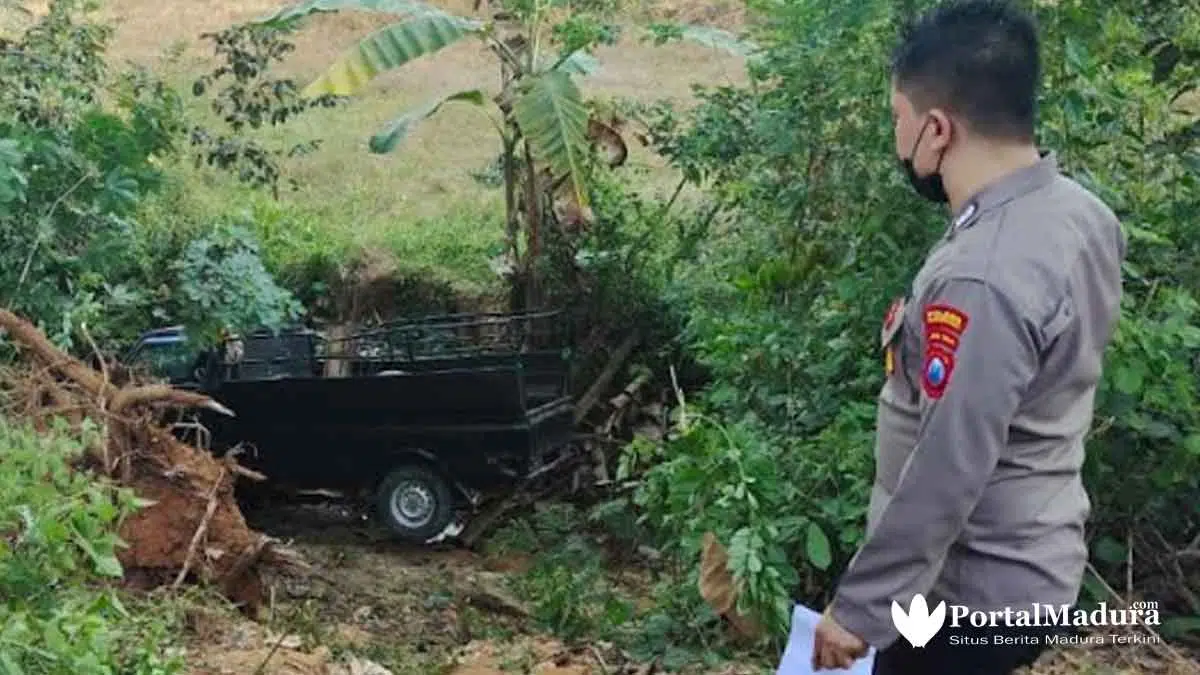 Pikap Guling ke Sungai, Dua Penumpang Tewas