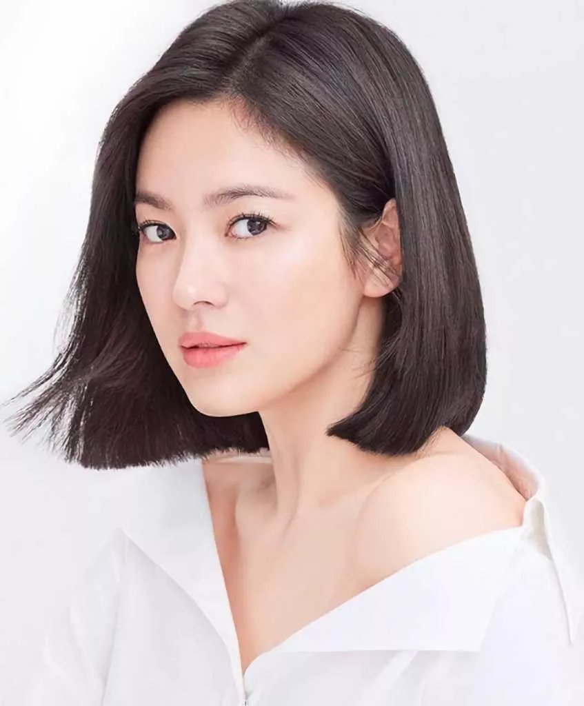 Inspirasi Model Rambut Pendek Wanita Sebahu Kekinian