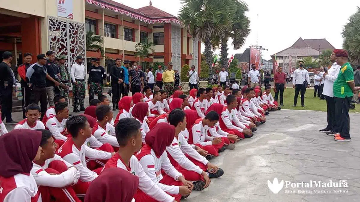 Temui Paskibraka, Bupati Sumenep Ingatkan Fokus Latihan dan Jaga Kesehatan