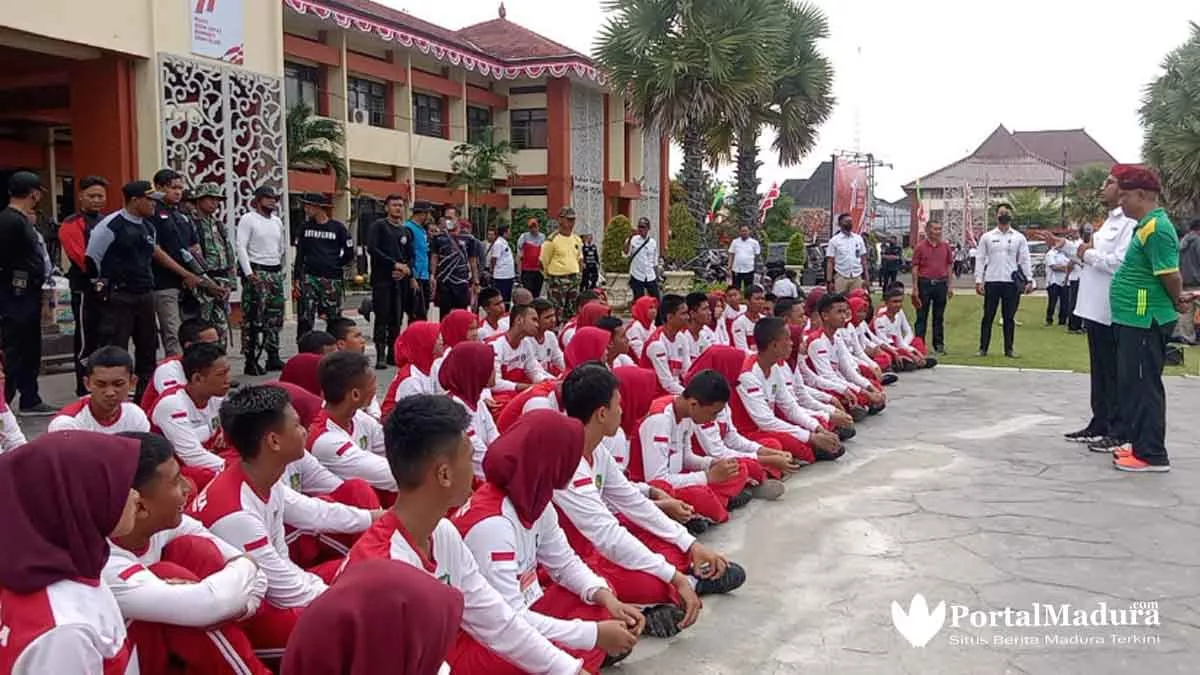 Temui Paskibraka, Bupati Sumenep Ingatkan Fokus Latihan dan Jaga Kesehatan