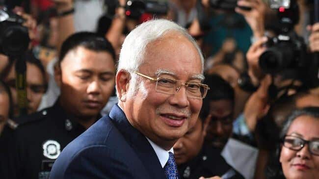 Wow, Mantan PM Malaysia Najib Razak Dibui 12 Tahun dan Bayar Denda Rp 694 M (1)
