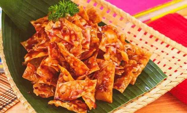 Resep Camilan Keripik Kulit Pangsit Pedas Manis