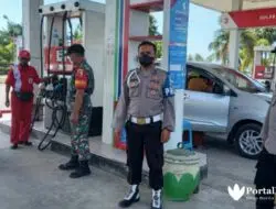 Harga BBM Naik, TNI-Polri Kompak Jaga SPBU di Sumenep