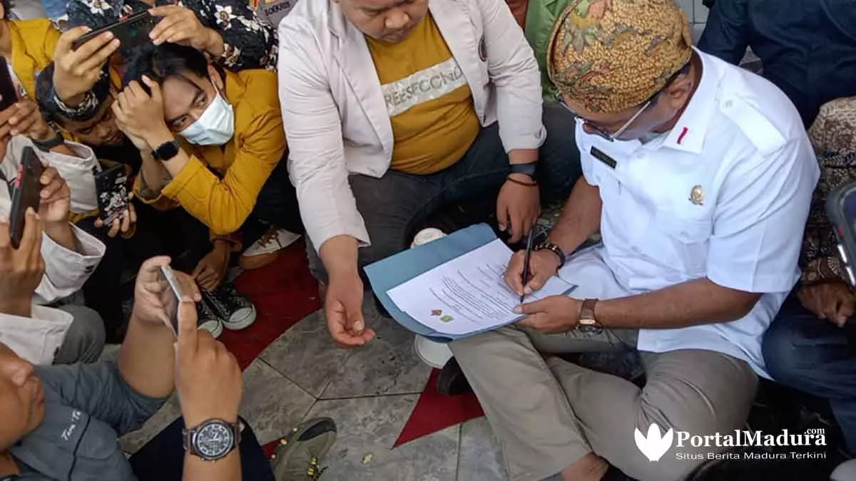 BEM Sumenep ‘Sweeping’ Anggota Dewan, Ketua DPRD Sepakat Tolak Kenaikan BBM