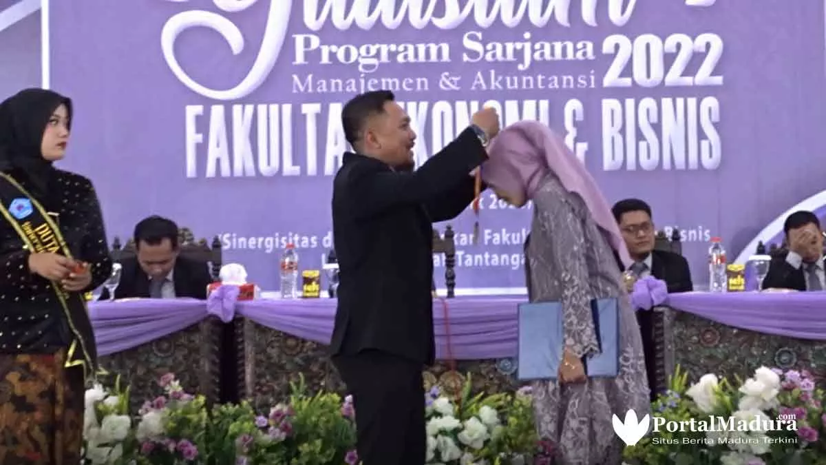 FEB Unija Madura Gelar Yudisium, IPK Tertinggi 4,00