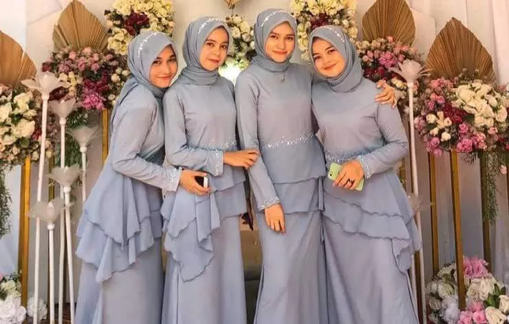Inspirasi Model kebaya modern Hijab