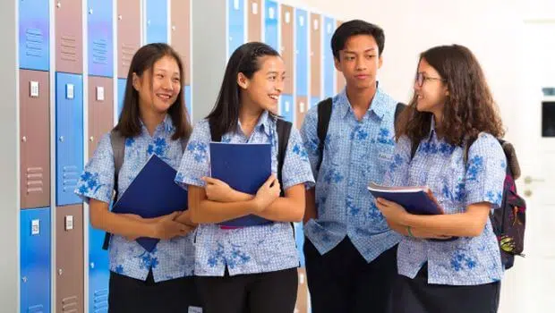 Inspirasi Potongan Rambut Keren untuk Pelajar SMP dan SMA, Pria dan Wanita