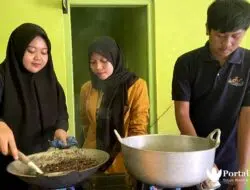 Mahasiswa Unija Ajari Buat Kopi Jamu Bagi Warga Juruan Daya