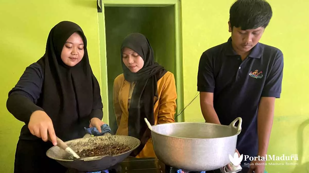 Mahasiswa Unija Ajari Buat Kopi Jamu Bagi Warga Juruan Daya