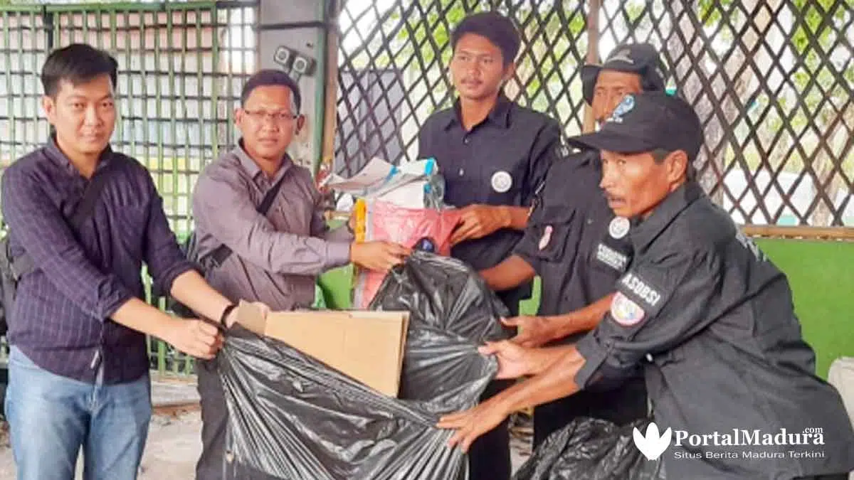 Memilah Sampah Jadi Emas
