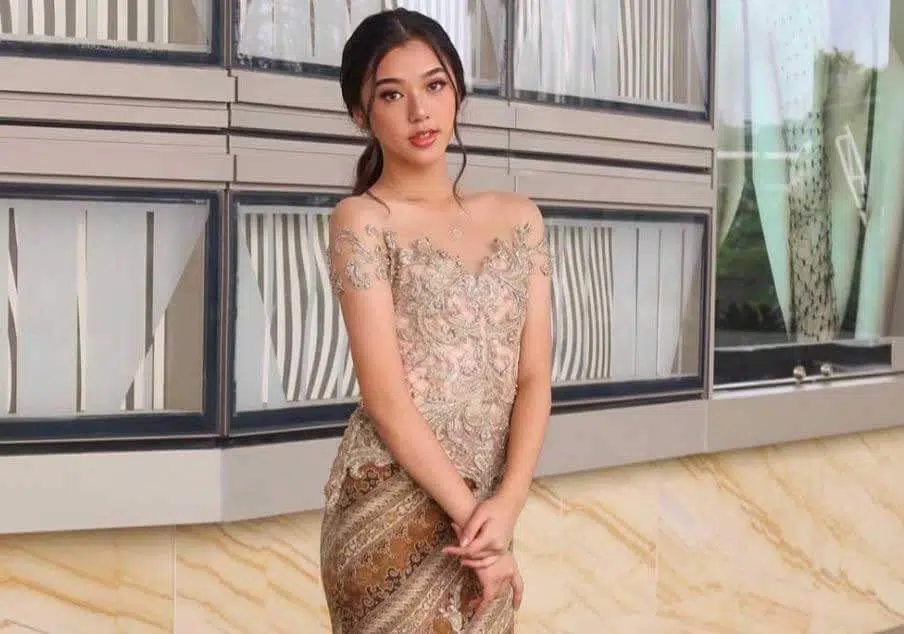 Model Kebaya Brokat Modern Terbaru