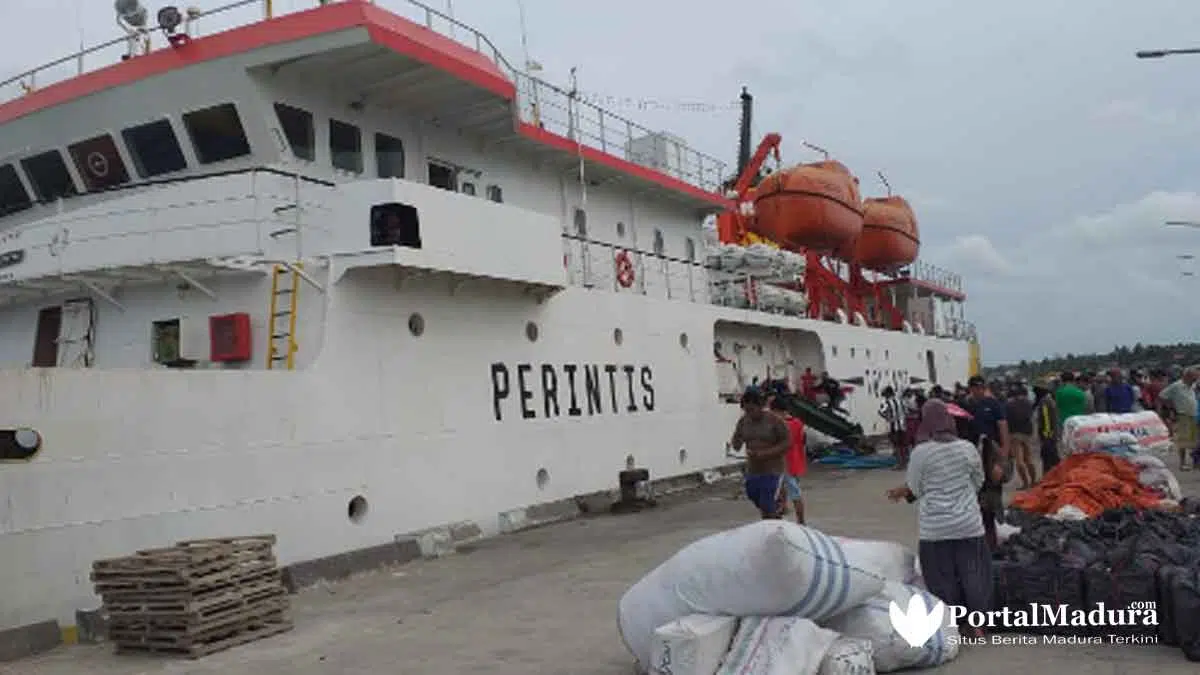 Satu Tewas, Kebakaran Kapal Sabuk Nusantara 91 di Pelabuhan Masalembu