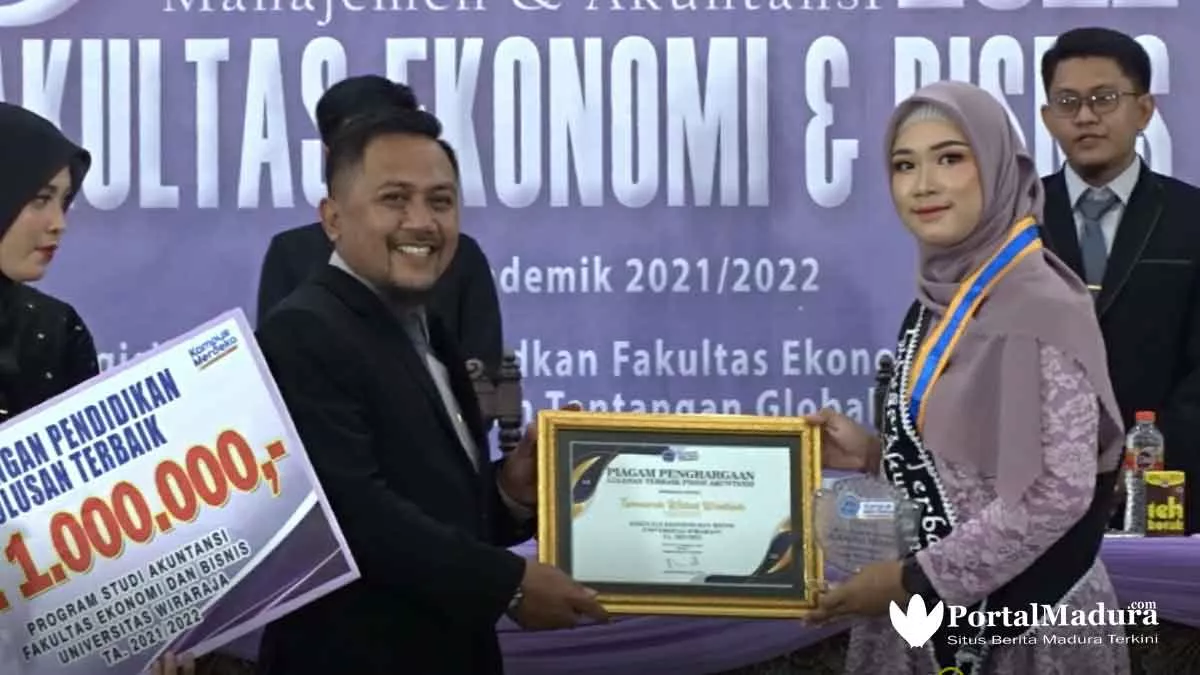 Air Mata Berlinang, Ipk Wida Tembus 4,00: Ini Hasil Doa Orang Tua - Portalmadura.com Air Mata Berlinang, IPK Wida Tembus 4,00: Ini Hasil Doa Orang Tua