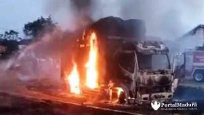 Viral Video Truk Muatan Tembakau Bojonegoro Dibakar di Pamekasan Madura