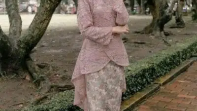 Model kebaya Brokat