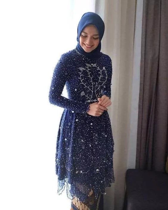 Inspirasi Model Kebaya Brokat Terbaru - Portalmadura.com Model kebaya Brokat