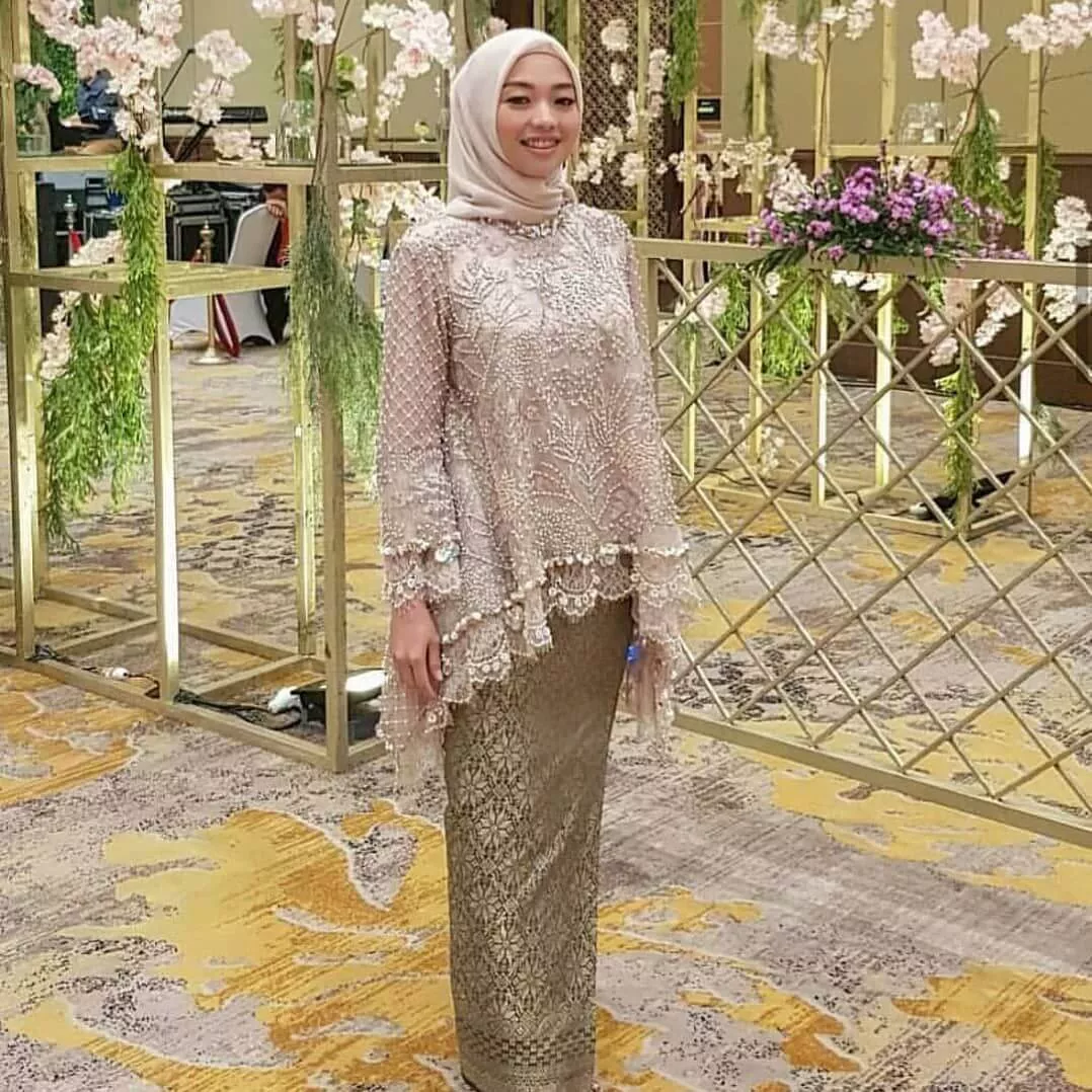 Inspirasi Model Kebaya Brokat Terbaru - Portalmadura.com Model kebaya Brokat