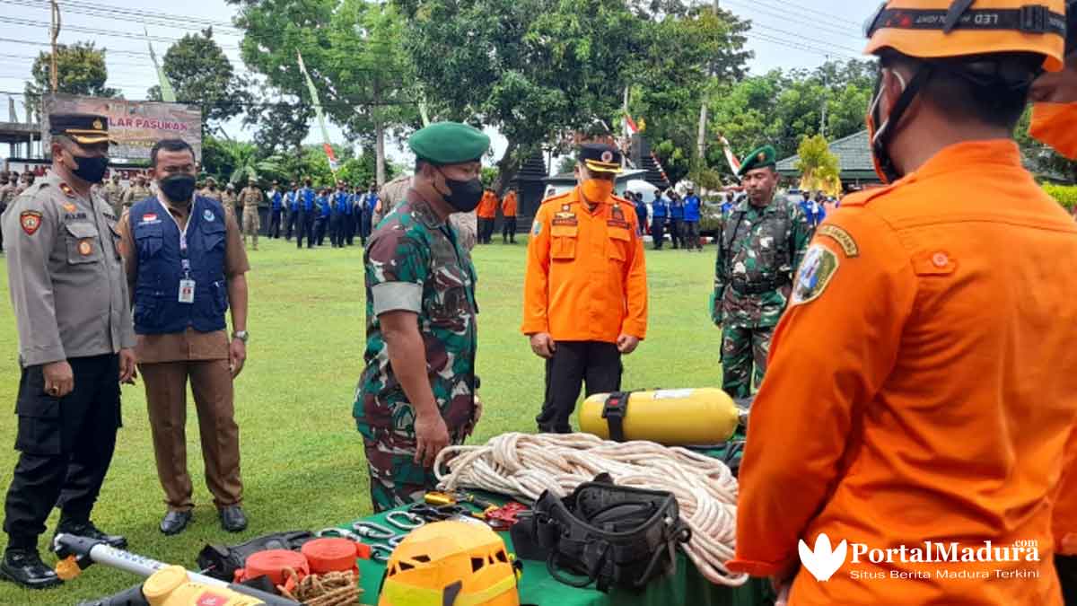 Antisipasi Bencana, Dandim Sampang Siagakan Personel