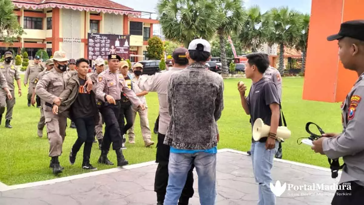 Gerpas Demo Pemkab Sumenep, Desak Tangkap Produsen Rokok Ilegal