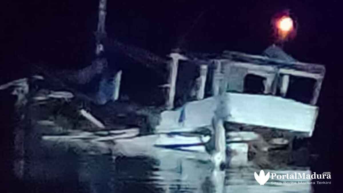Kapal Meledak di Pelabuhan Bintaro Sumenep