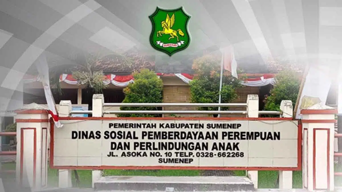 Petani dan Buruh Pabrik Rokok di Sumenep Terima BLT DBHCHT 2022