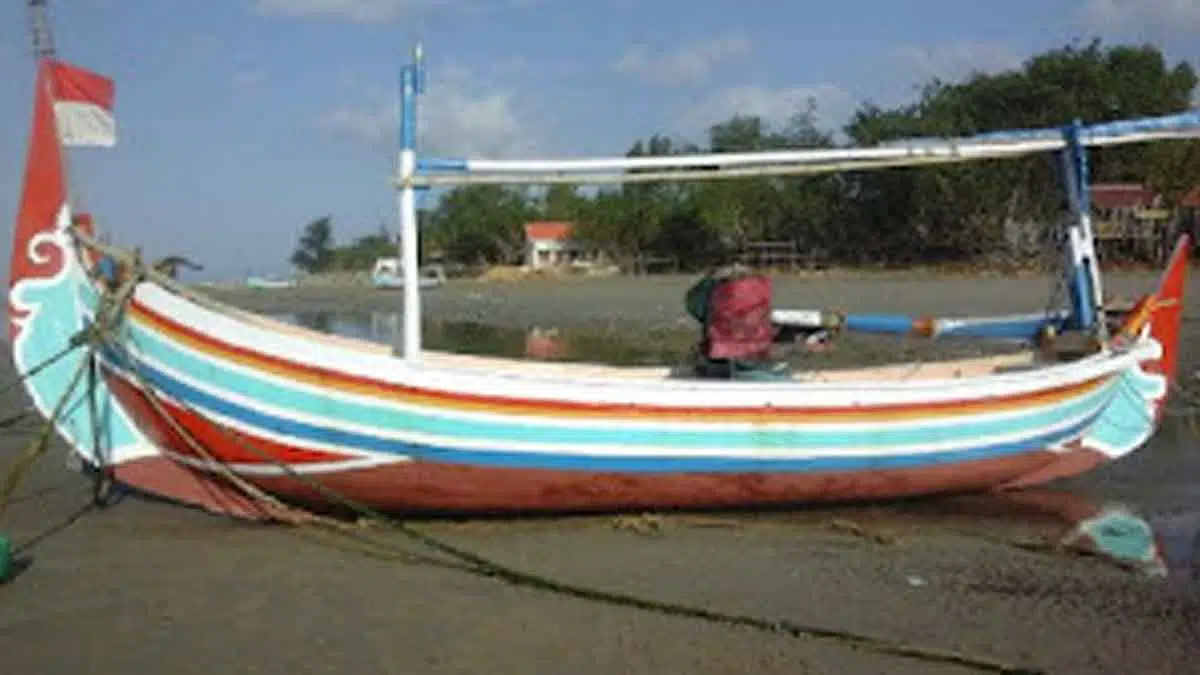Terungkap Makna Dibalik Warna-Warni Perahu Madura