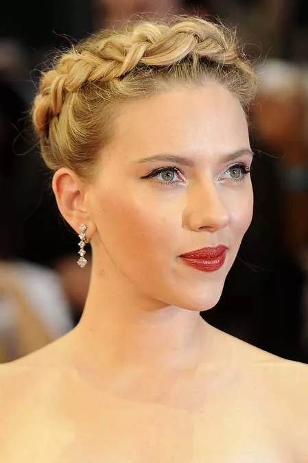 Inspirasi 6 Gaya Rambut Kepang Artis Dunia - Portalmadura.com Gaya Rambut Kepang Scarlett Johanson