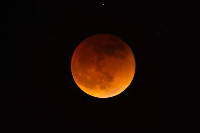 Gerhana Bulan Total Hari Ini Mulai Pukul 15:02 WIB