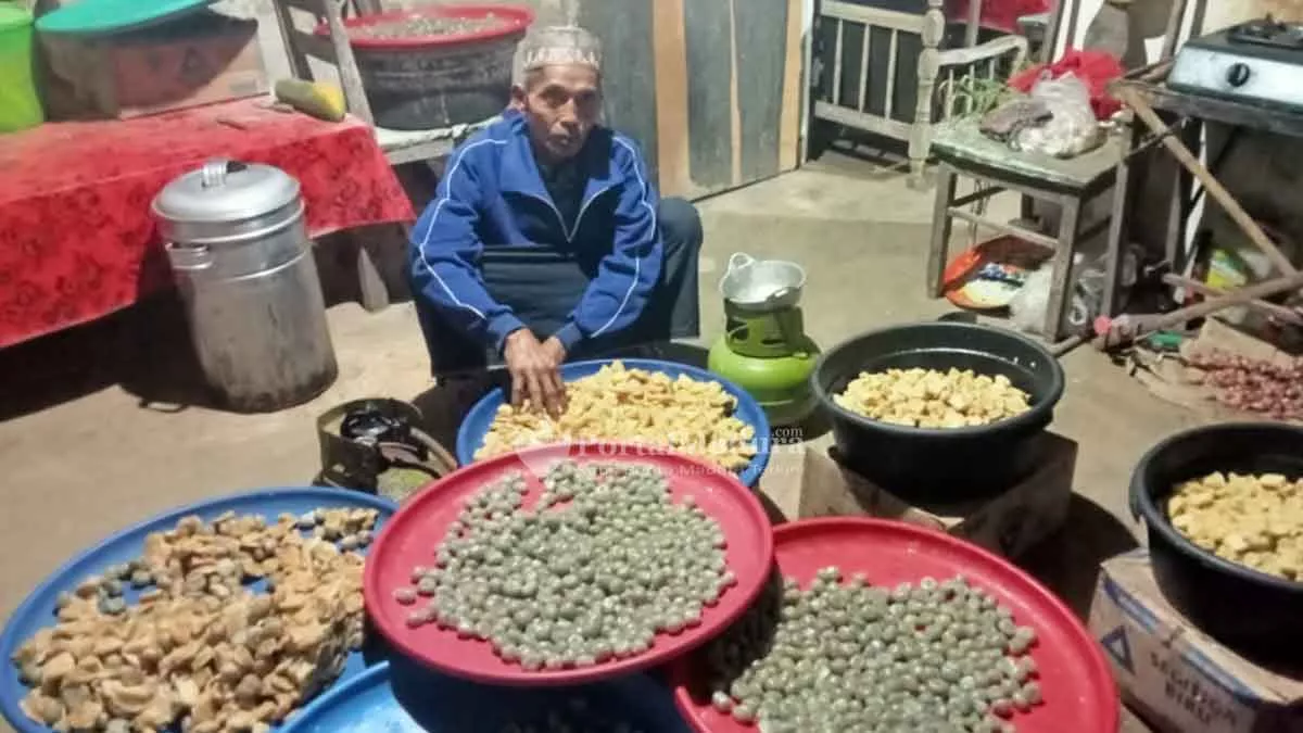 Pentol Adam yang Digemari Santri, Omzet Tembus Rp21 Juta Per Bulan