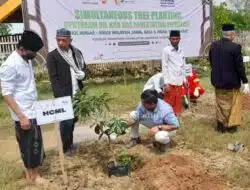 SKK Migas-KKKS Jabanusa Tanam Pohon Produktif di 5 Ponpes
