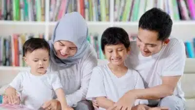 Bentuk Karakter Anak, Bekali Pengetahuan Sesuai Dengan Zaman nya