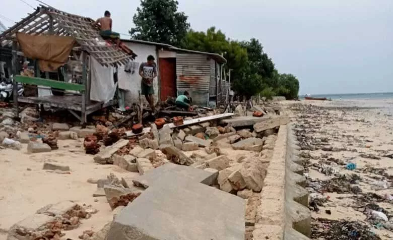 Banjir Rob dan Angin Kencang Landa Sumenep