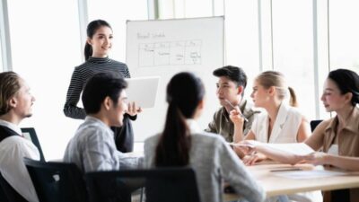 Public Speaking dalam berinteraksi Supaya Lancar