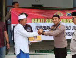 Gerakan Bagi-Bagi Kitab Suci di Sumenep