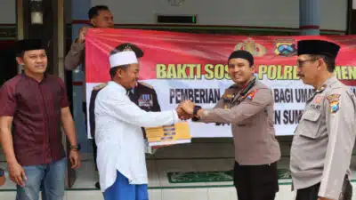 Gerakan Bagi-Bagi Kitab Suci di Sumenep