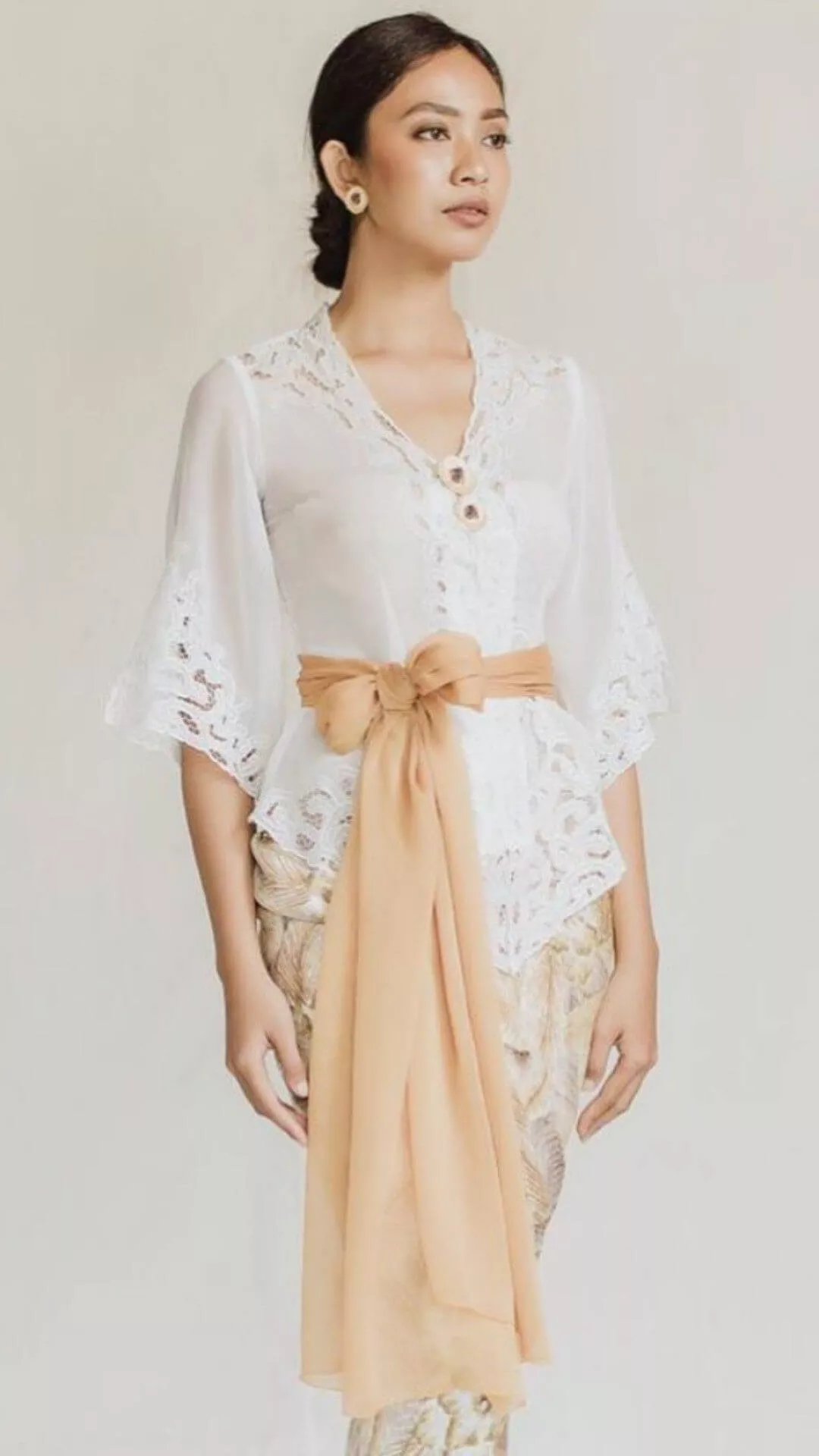 50+Inspirasi Model Kebaya Simple Tapi Mewah, Untuk Beragam Acara - Portalmadura.com model kebaya simple tapi mewah