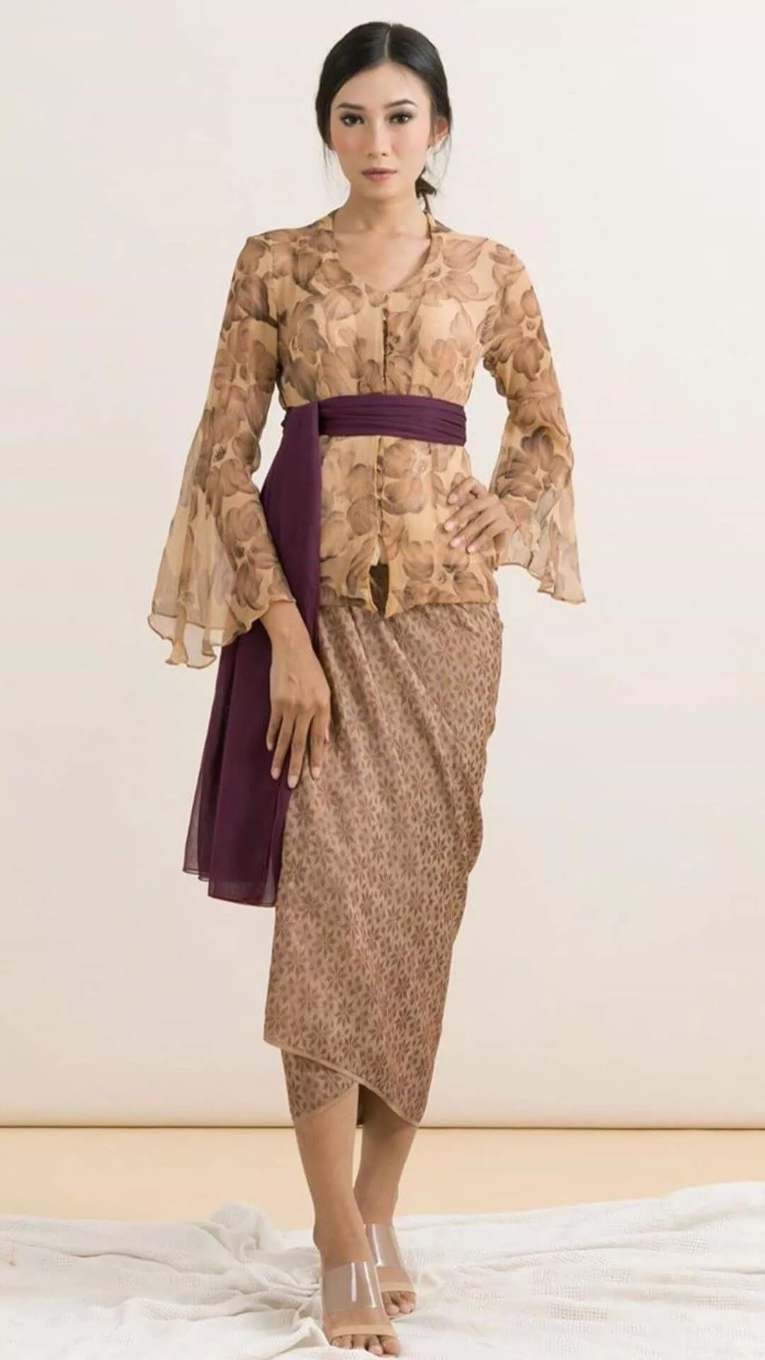 50+Inspirasi Model Kebaya Simple Tapi Mewah, Untuk Beragam Acara - Portalmadura.com model kebaya simple tapi mewah