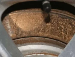 Cara Bersihkan Karat Cakram Rem Mobil
