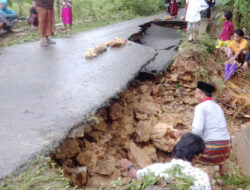 Jalan Penghubung Desa Longsor di Sumenep