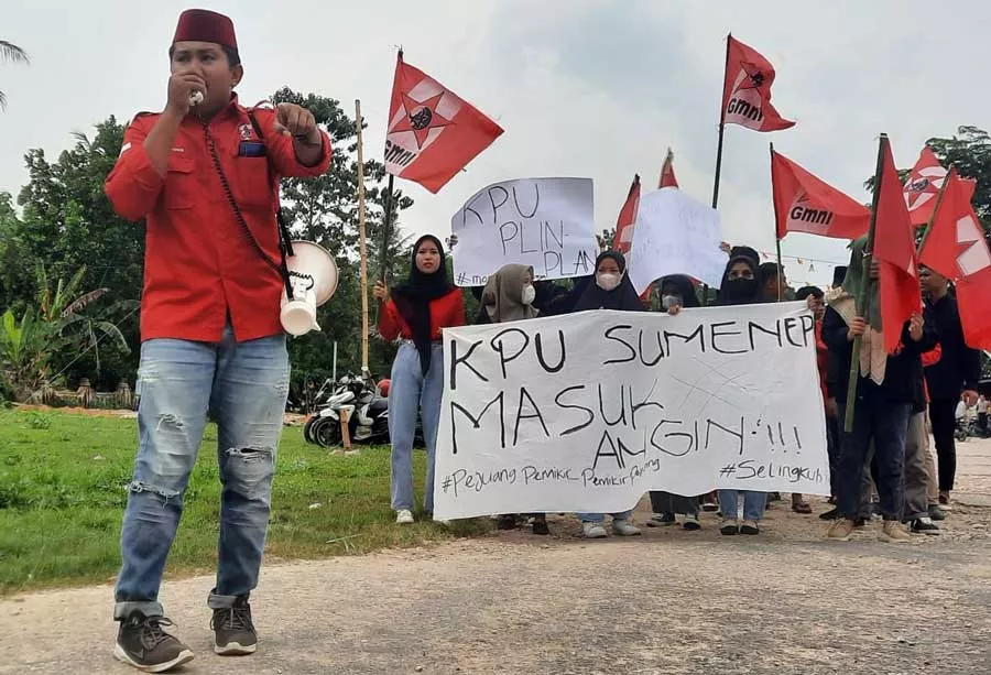 Kader GMNI Demo Putusan KPU Sumenep Soal PPS